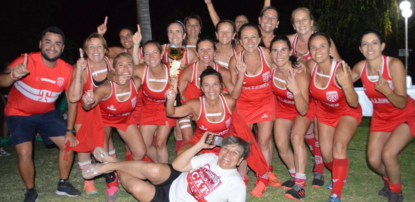 Talleres Rojo bicampeón del Torneo de las Mamis Hockey del Paraná
